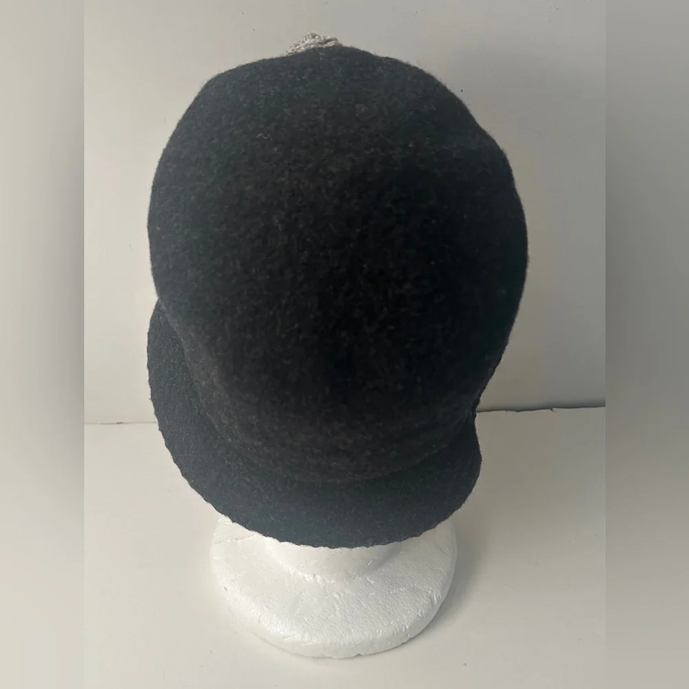 Women’s Black Wool Cloche Bucket Hat With Crochet Flowers